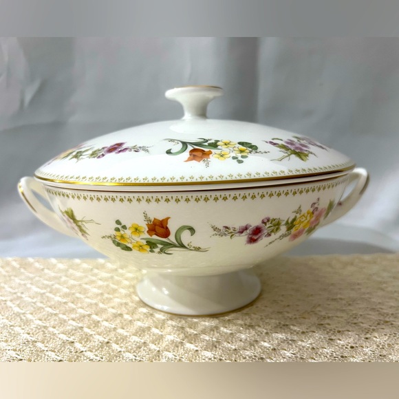 Dining Vintage Wedgwood Soupvegetable Bowl With Lid Poshmark